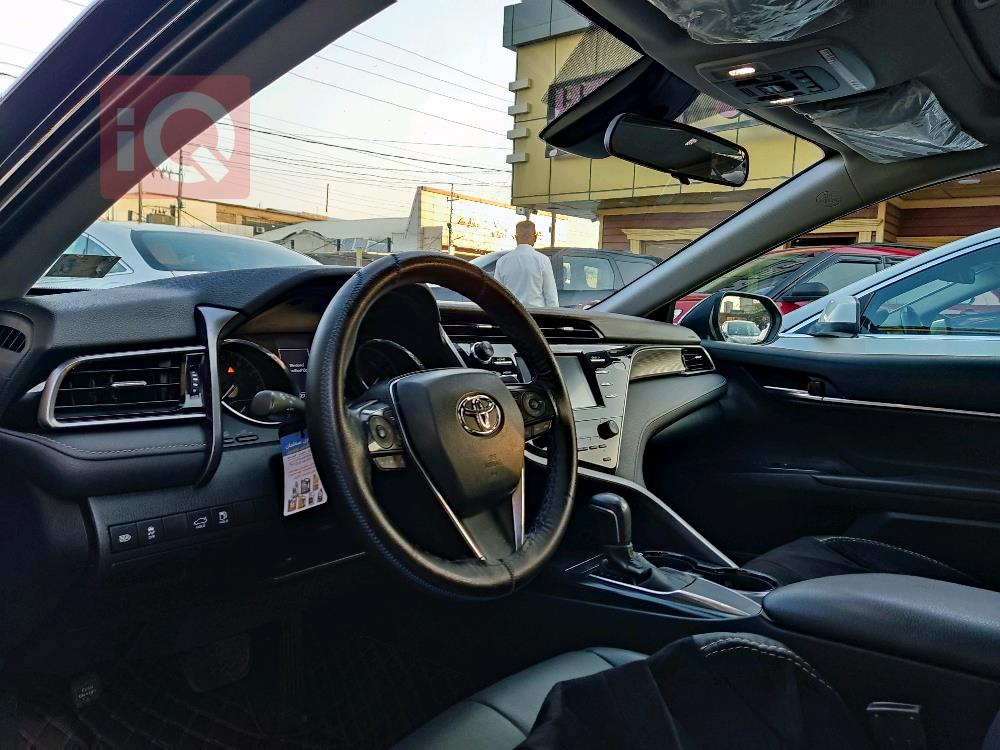 تۆیۆتا کامری